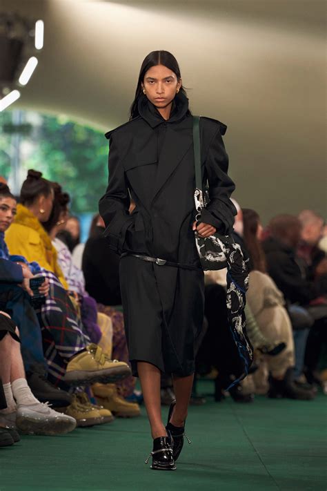 Burberry spring 2024 dress